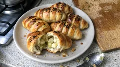 Tel tel açılan patatesli şerit poğaça tarifi: çay saatine yumuşacık lezzet