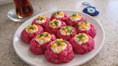 Pancarlı Patates Salatası: Yoğurtlu Havuçlu İçle Sunumluk Meze Tarifi