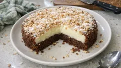 Çay saatine yakışan muhallebili tart kek: pamuk gibi taban, ipeksi muhallebi