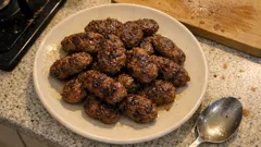 Karbonatlı köfte tarifi: tavada puf puf, lokum gibi yumuşak köfte nasıl yapılır?