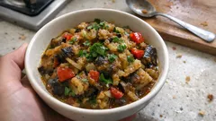 Köz Patlıcan Çullama: soğanlı-biberli, 5 dakikada sofraya çıkan pratik meze