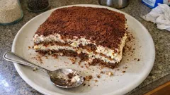 Kedidilli tiramisu tarifi: kahveli ıslatma ve labneli krema ile tam kıvamında