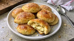 Mayasız mısır unlu poğaça: kıyır kıyır, içi yumuşacık ve 20 dakikada hazır