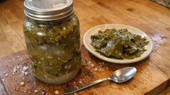 Ön haşlama olmadan salamura yaprak: kavanozda dolmalık yaprak nasıl yapılır?